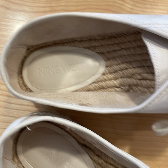 Nine West leather espadrilles size 9 never worn. - Picture 5 of 6